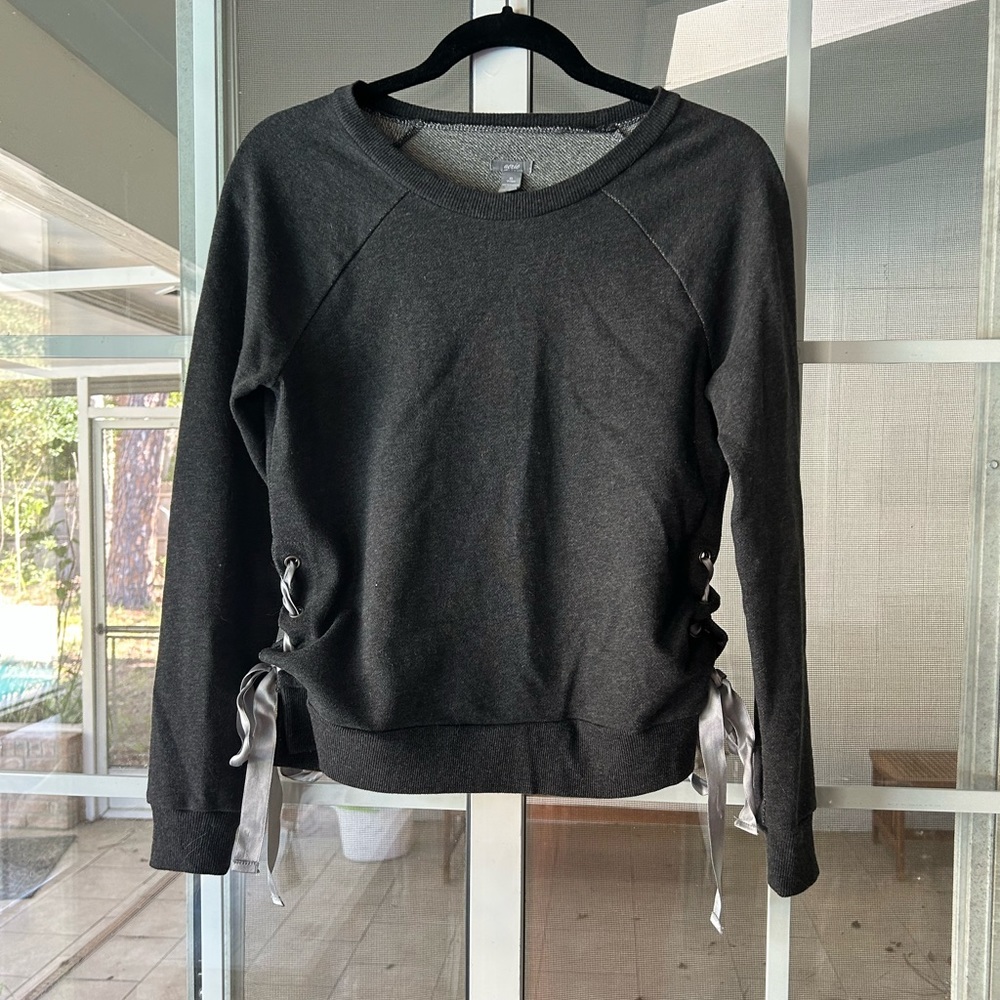 Aerie grey long sleeve top with tie sides